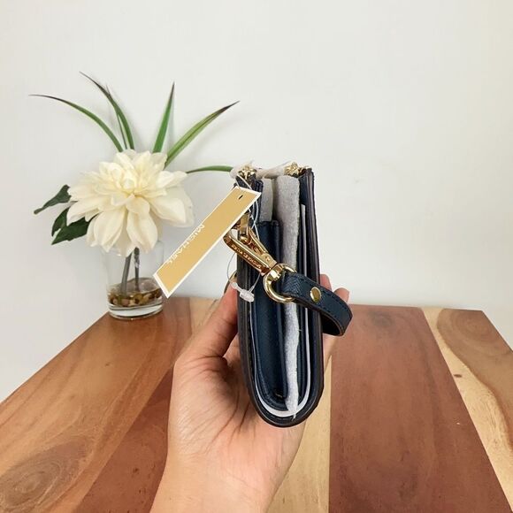 NWT Michael Kors Jet Set Travel Large Double Zip Phone Wallet Wristlet - Picture 3 of 6